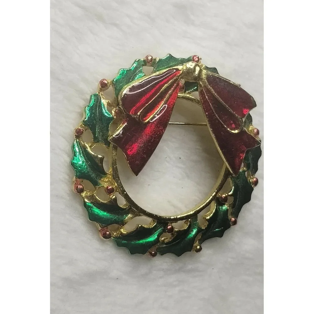 Vintage Christmas Wreath Brooch Pin Gold Tone Red Enamel Bow‎ Green Holly Leaf